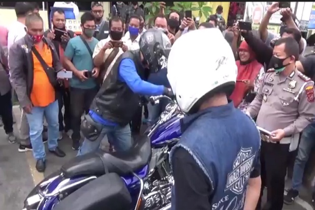 Konvoi di Kota Medan,...