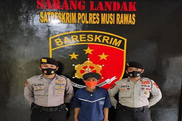 Pria Bejat Ini Perkosa...