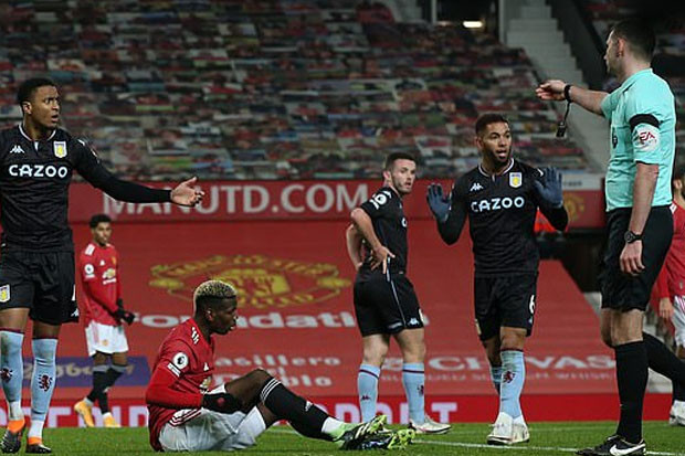 Pelatih Aston Villa...
