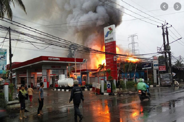 Kerugian Ditaksir Ratusan...