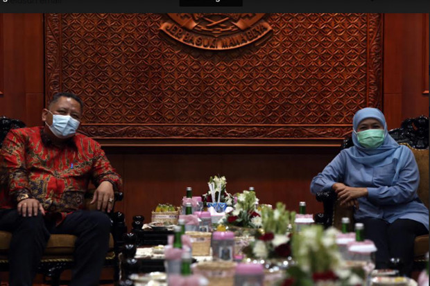 Gubernur Khofifah Terpapar...