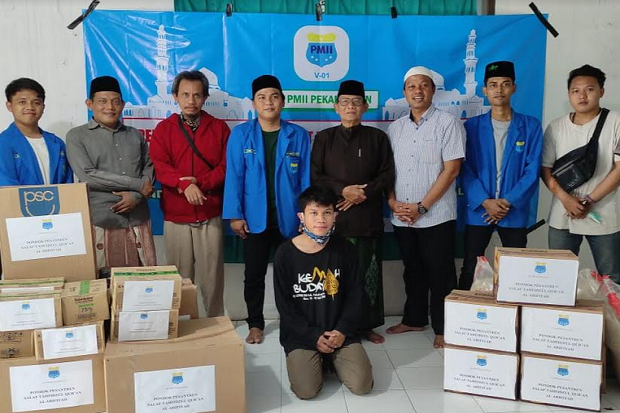 PMII Pekalongan Salurkan...