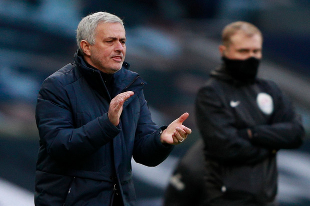 Tottenham Bantai Leeds,...