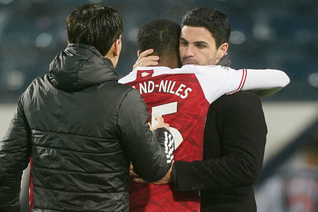 Arsenal Menang Tiga...