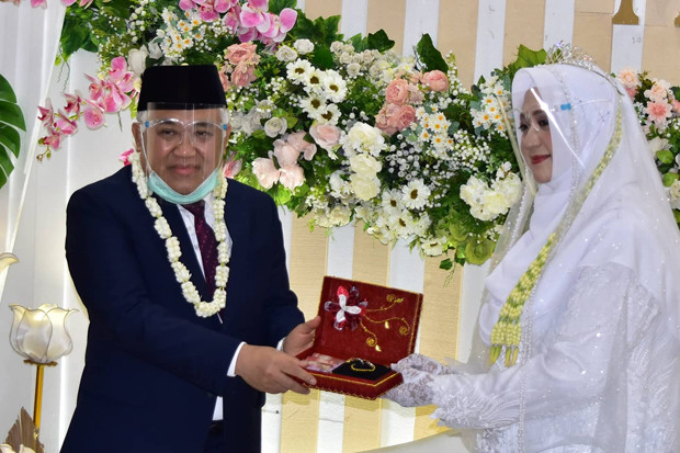 Momen Pernikahan Din...