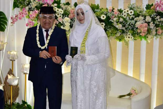 Kisah Cinta Din Syamsuddin...