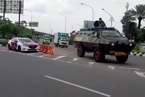 Tiba di Surabaya, Vaksin...