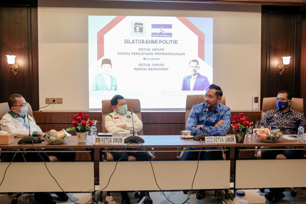 Jalin Komunikasi dengan...