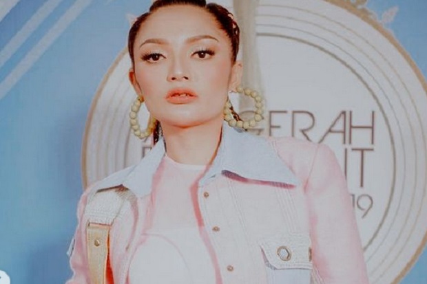 Siti Badriah Lemas saat...