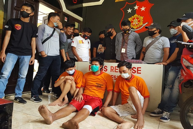 Pelaku Perampokan dan...