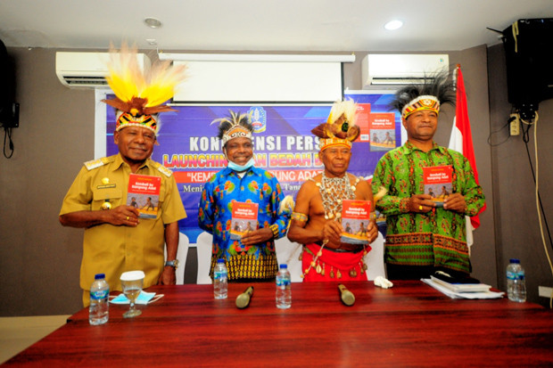 Bupati Jayapura Mathius...