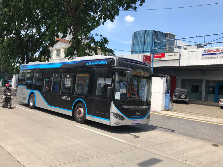 Siap-Siap Nyobain Bus...