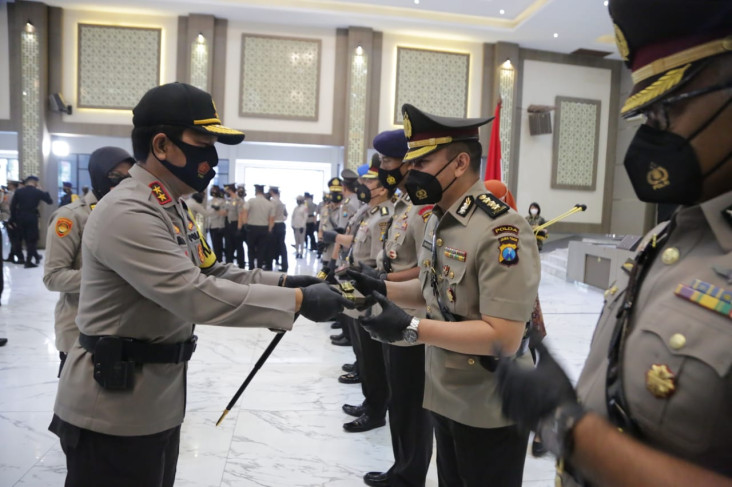 Ratusan Anggotanya Naik...