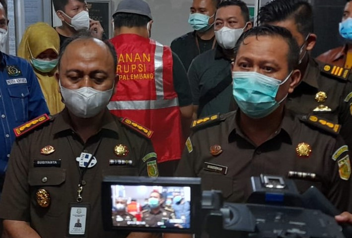 Ditangkap Kejagung,...