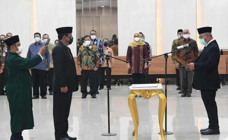 Dilantik, Bernad Sutrisno...