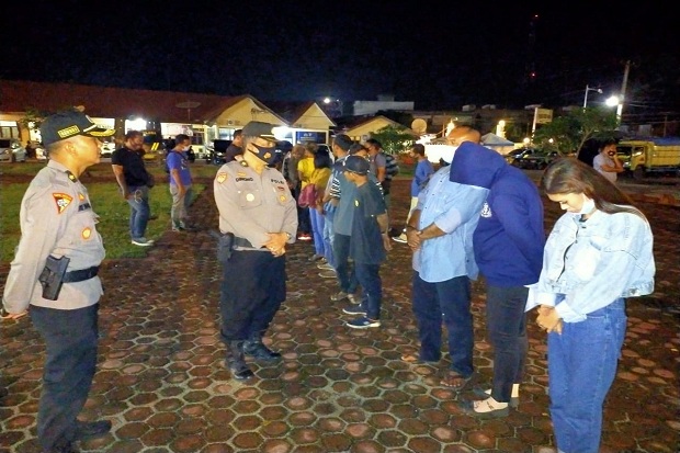 Dari Pasangan Selingkuh...