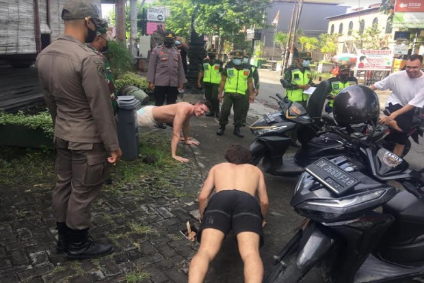Banyak WNA Bandel Prokes...
