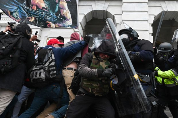 Seorang Polisi US Capitol...