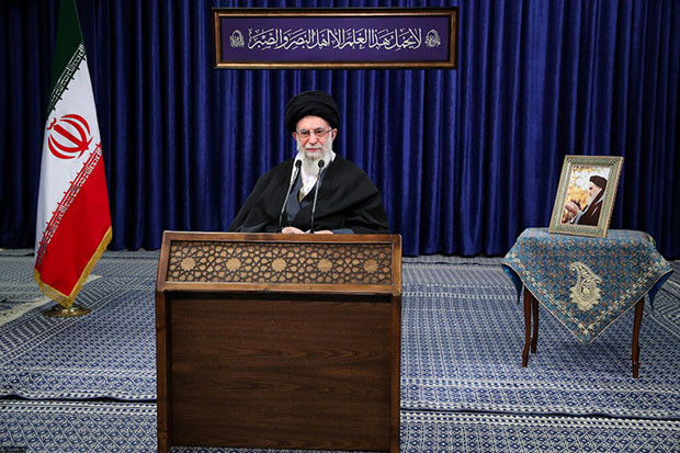 Khamenei Larang Iran...