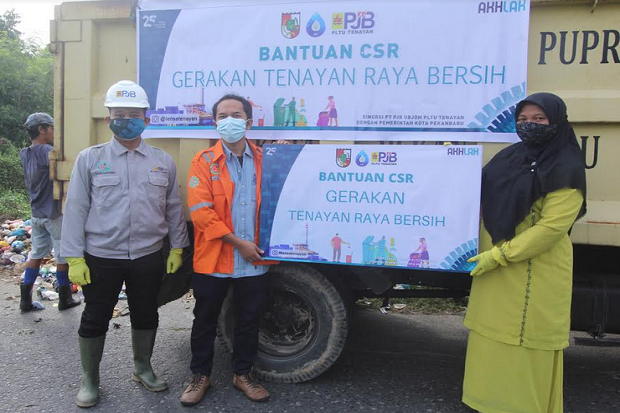 Sampah Menumpuk di Banyak...
