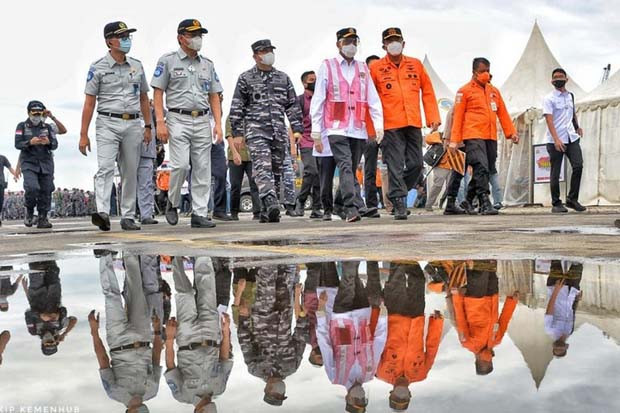 Pakai KRI John Lie,...