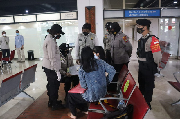 Keluarga Minta Warga...