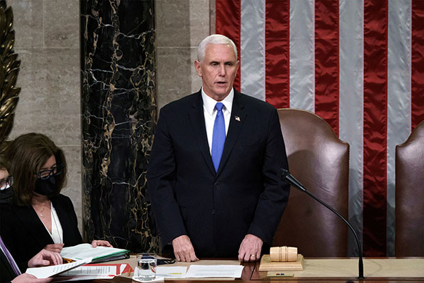 Beda dengan Trump, Pence...