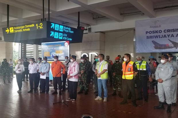 Keluarga Penumpang Sriwijaya...