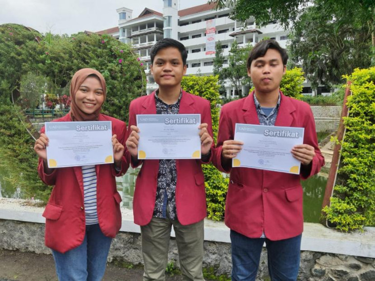Bantu Peternak, Mahasiswa...