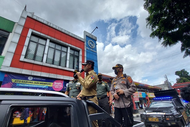 Hari Pertama PPKM Kota...
