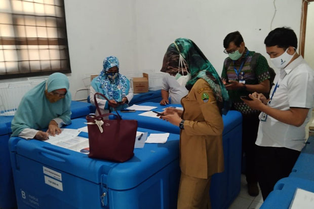 Disimpan di Cold Chain,...