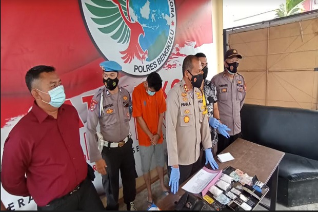 Tiga Tahun Jadi DPO,...