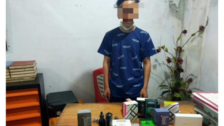 Curi Vape, Remaja Asal...