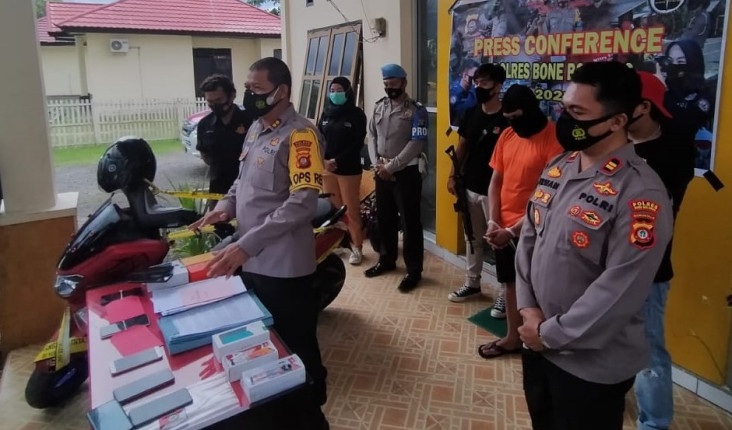 Mencuri Puluhan Kali,...