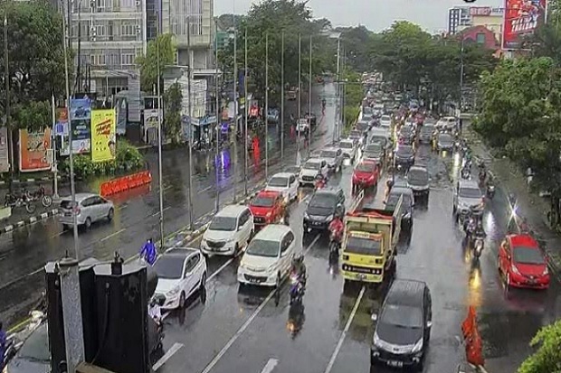 Hari Kedua PPKM di Bandung,...