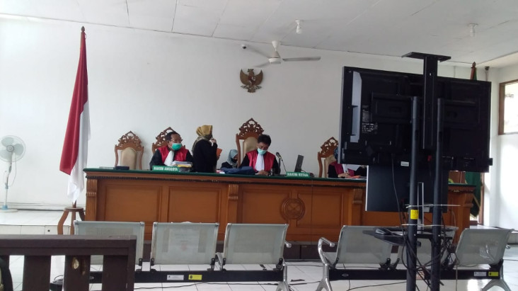 2 Anak di Bandung Tega...