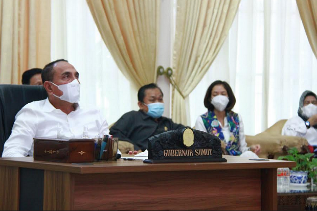 Pejabat, Tokoh dan Tenaga...