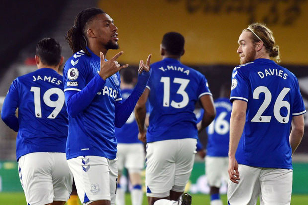 Everton Bekuk Wolves,...