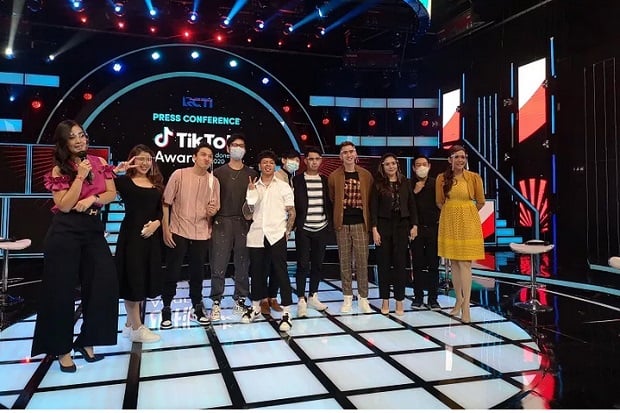Luna Maya hingga Ria...