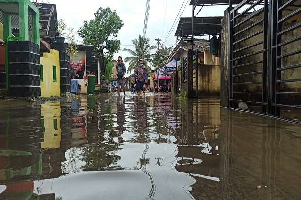Banjir Rob Terjang Pangkalpinang,...