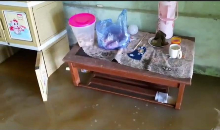 Ratusan Rumah di Dua...