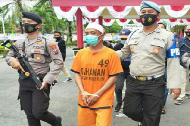 Bejat, Dukun Cabul Blitar...
