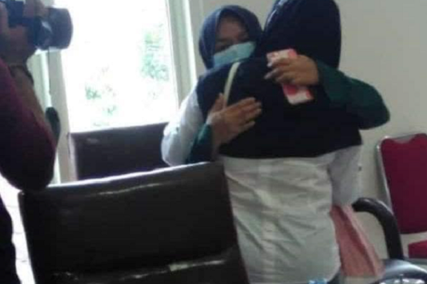 Tangis Haru, Mahasiswa...