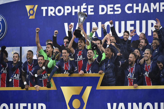 PSG Juara Piala Super...