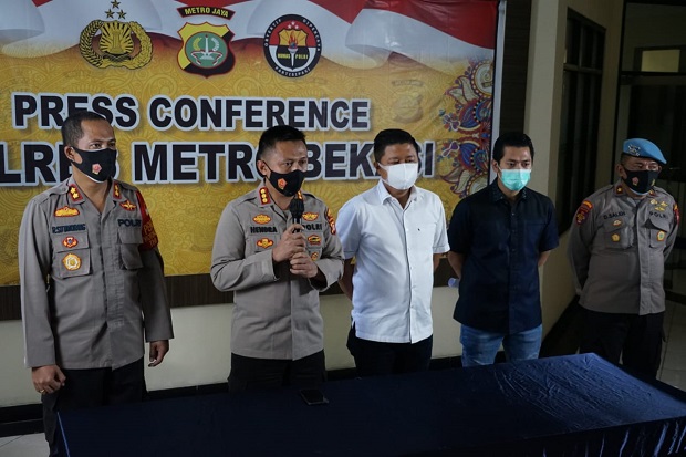 Jadi Tersangka Kerumunan,...
