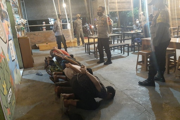 Pelanggar Prokes Disanksi...