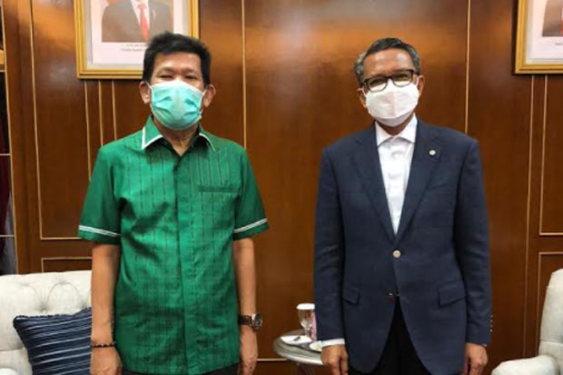 Gubernur Dijadwalkan...