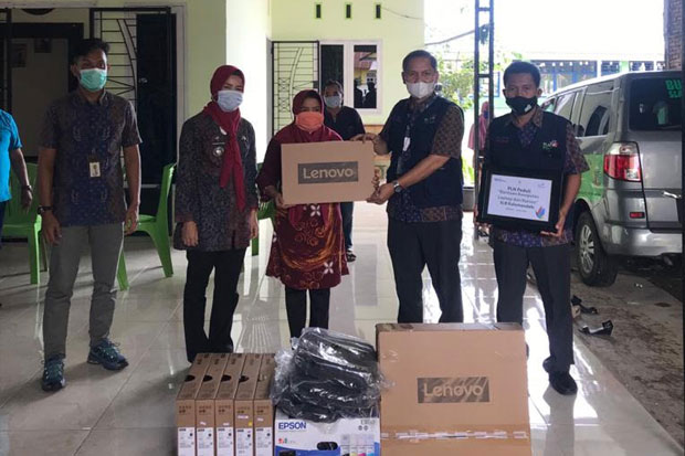 PLN Beri Bantuan Sarana...