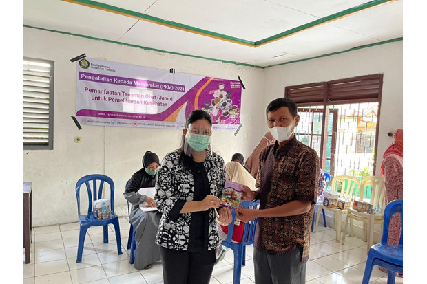 Warga Depok Diedukasi...