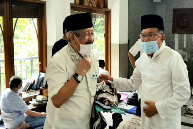 Gempa dan Banjir di...
